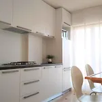 One-bedroom 24 Apartment *