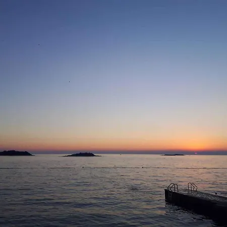 One-bedroom 24 Apartment